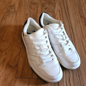 3$/30 Like New! Zara sneakers size 7.5/EU 38